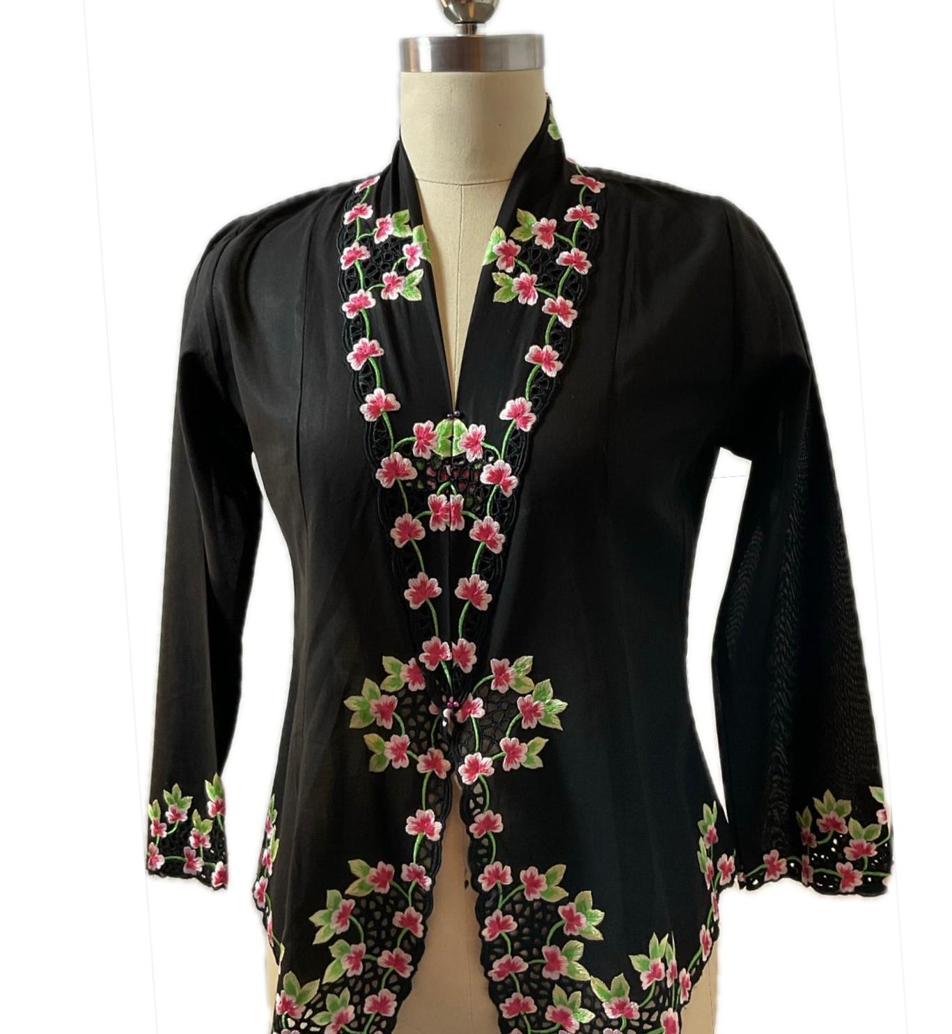 Premium Peranakan Top PPT-S-BLACK-B6010