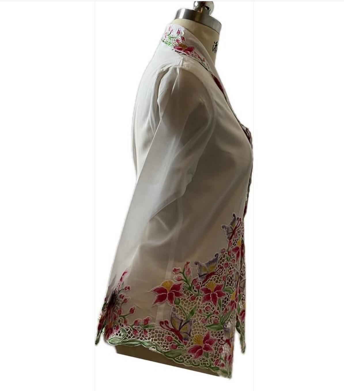 Premium Peranakan Top PPT-L-WHITE-B666006