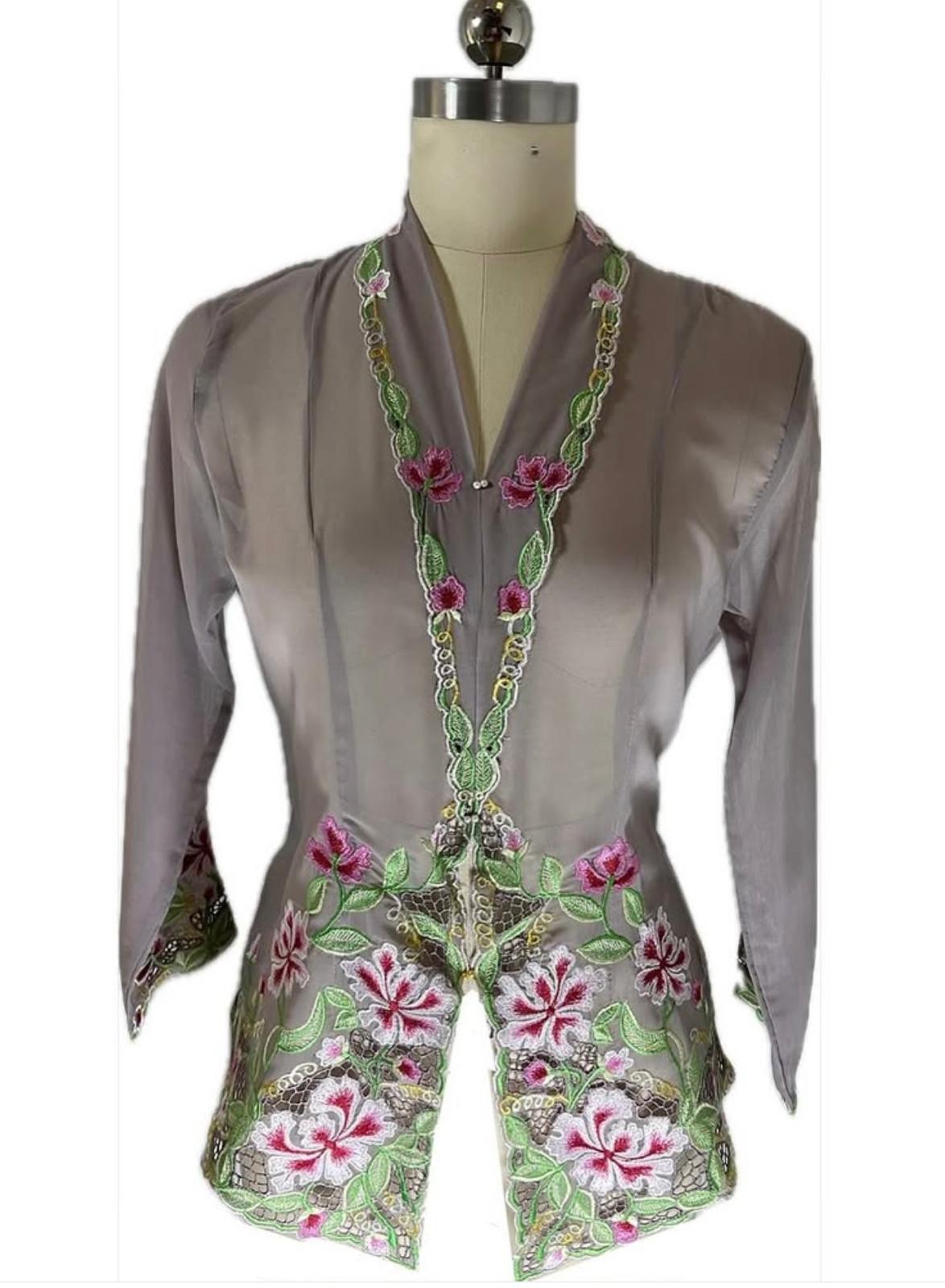 Standard Peranakan Top SPT-S-GRAY-A6002