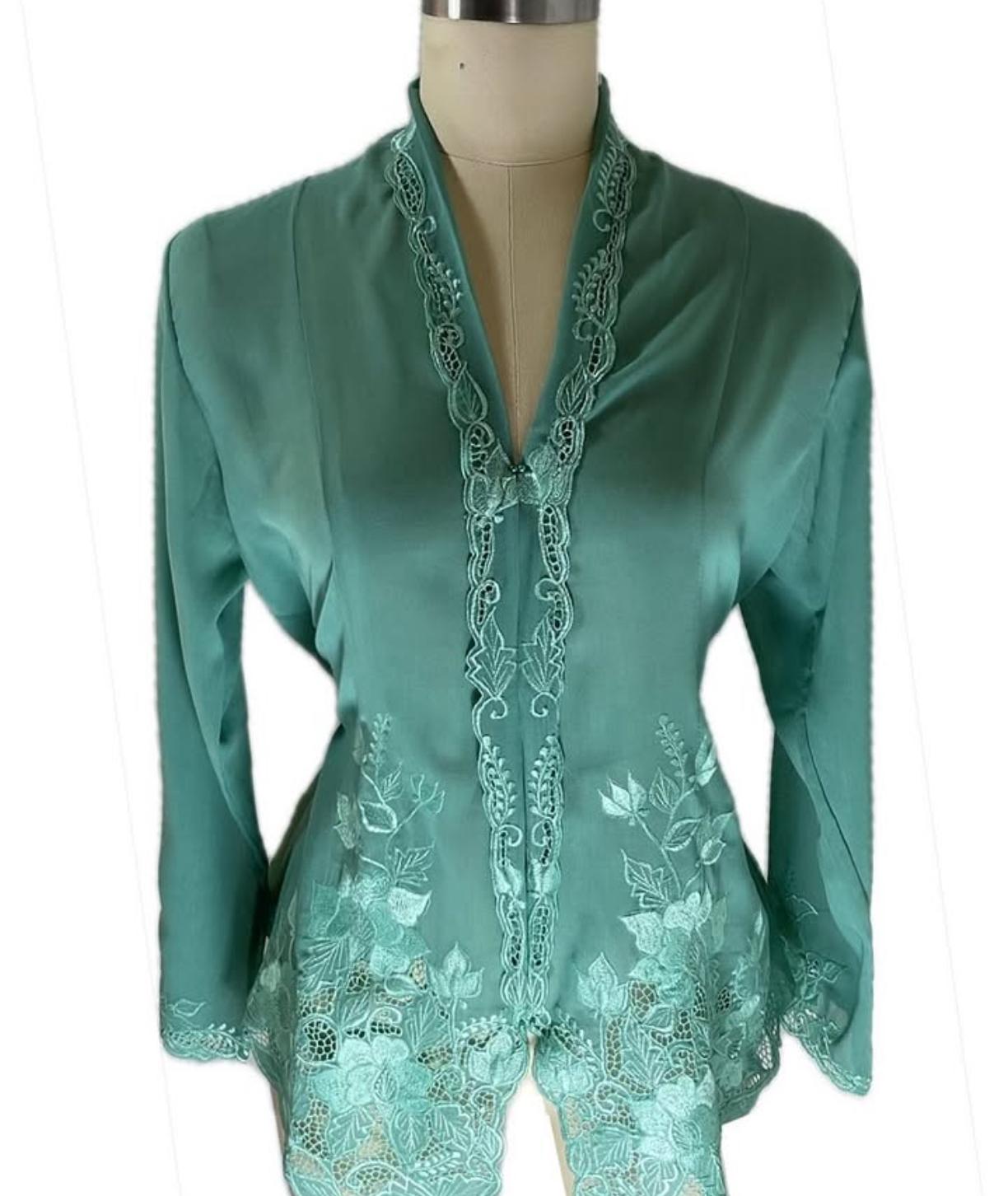 Standard Peranakan Top SPT-L-GREEN-A666001