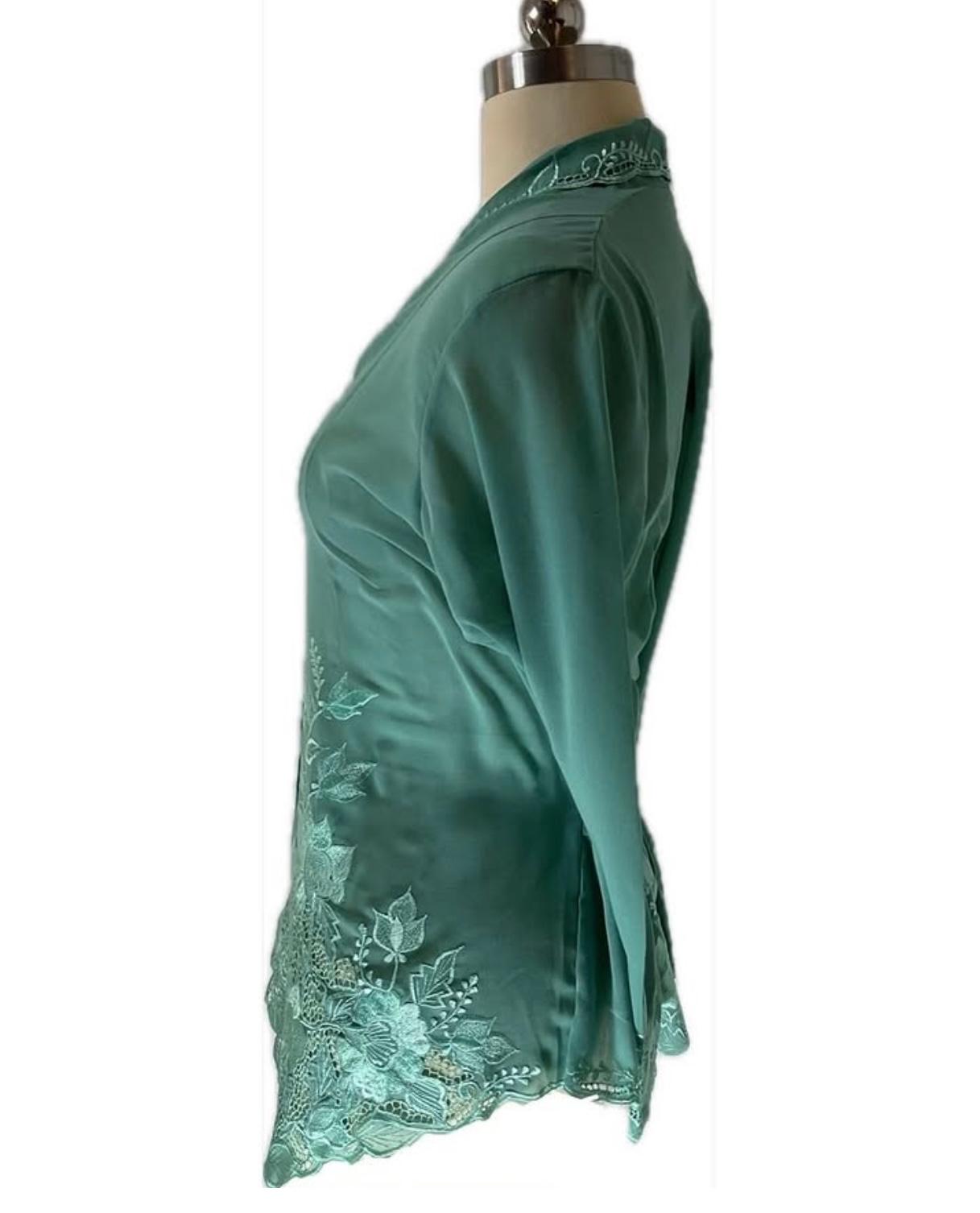 Standard Peranakan Top SPT-L-GREEN-A666001