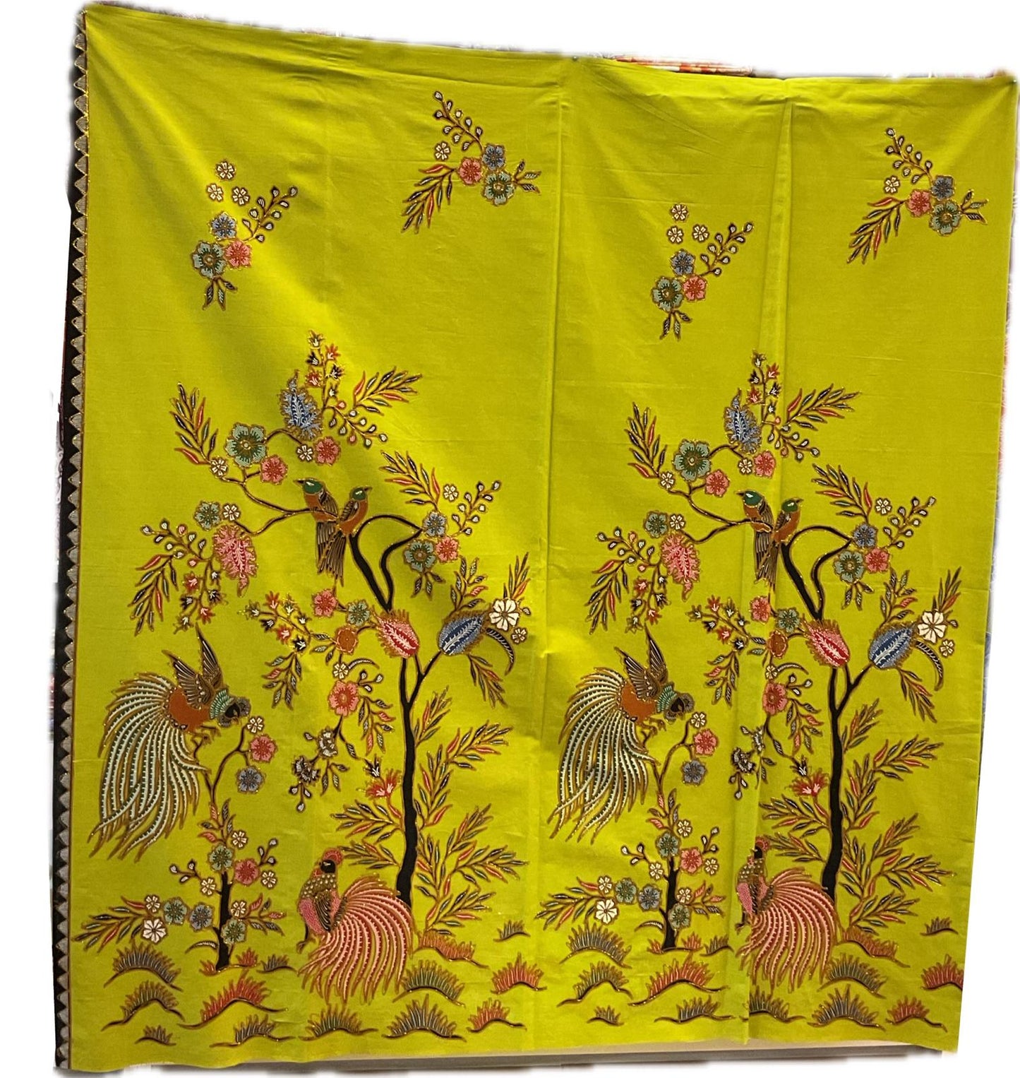 Hand Draw Batik Fabric HDBF-2M-GREEN-8015