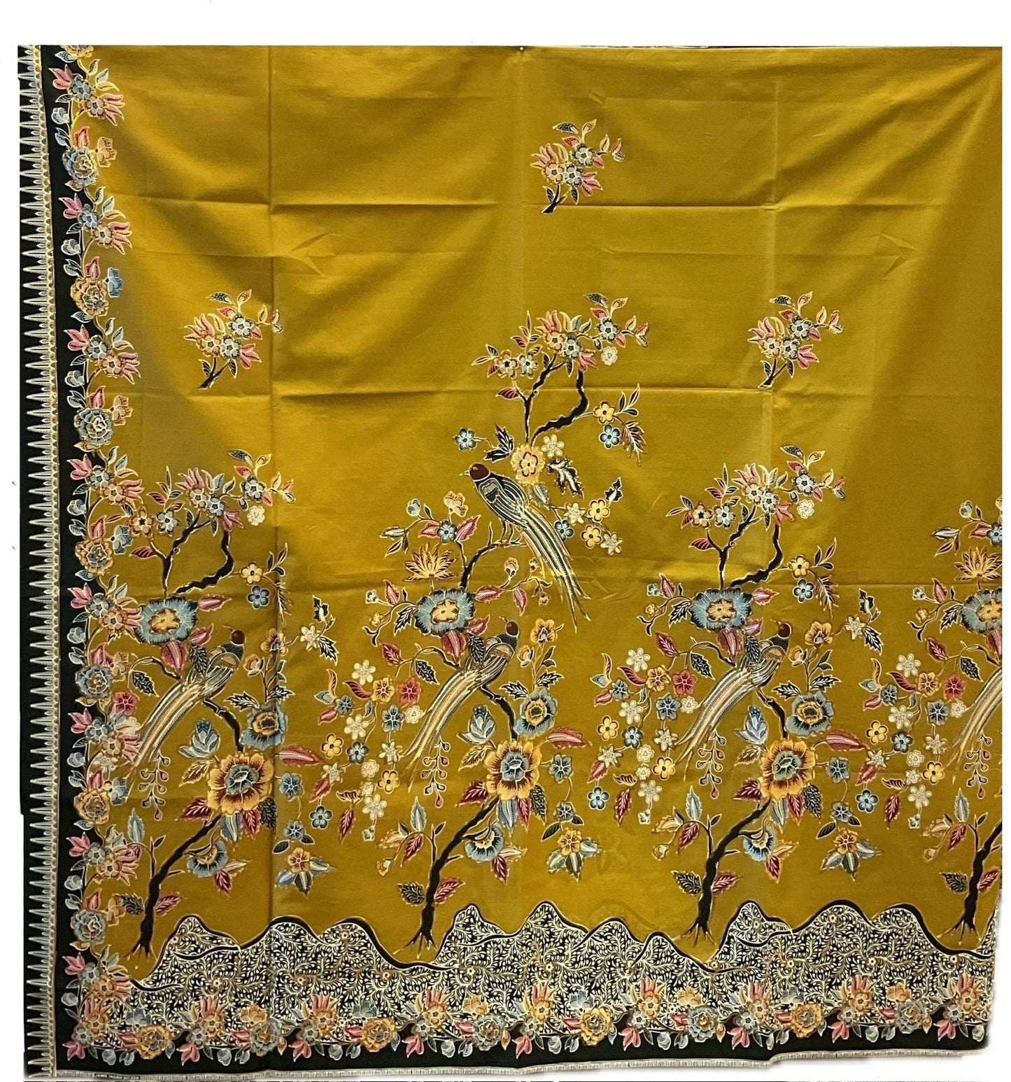 Hand Draw Batik Fabric HDBF-2M-YELLOW-8018